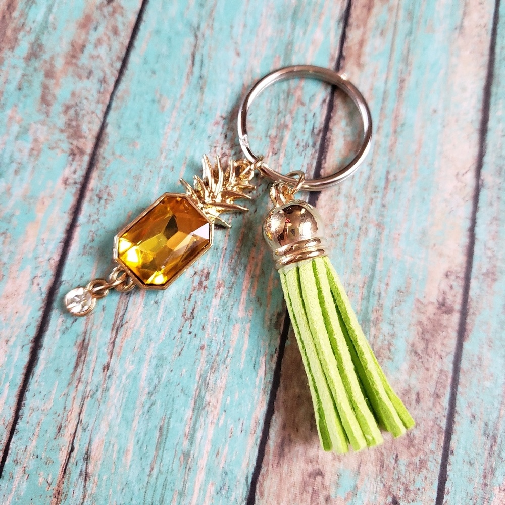 Pineapple and tassle keychain